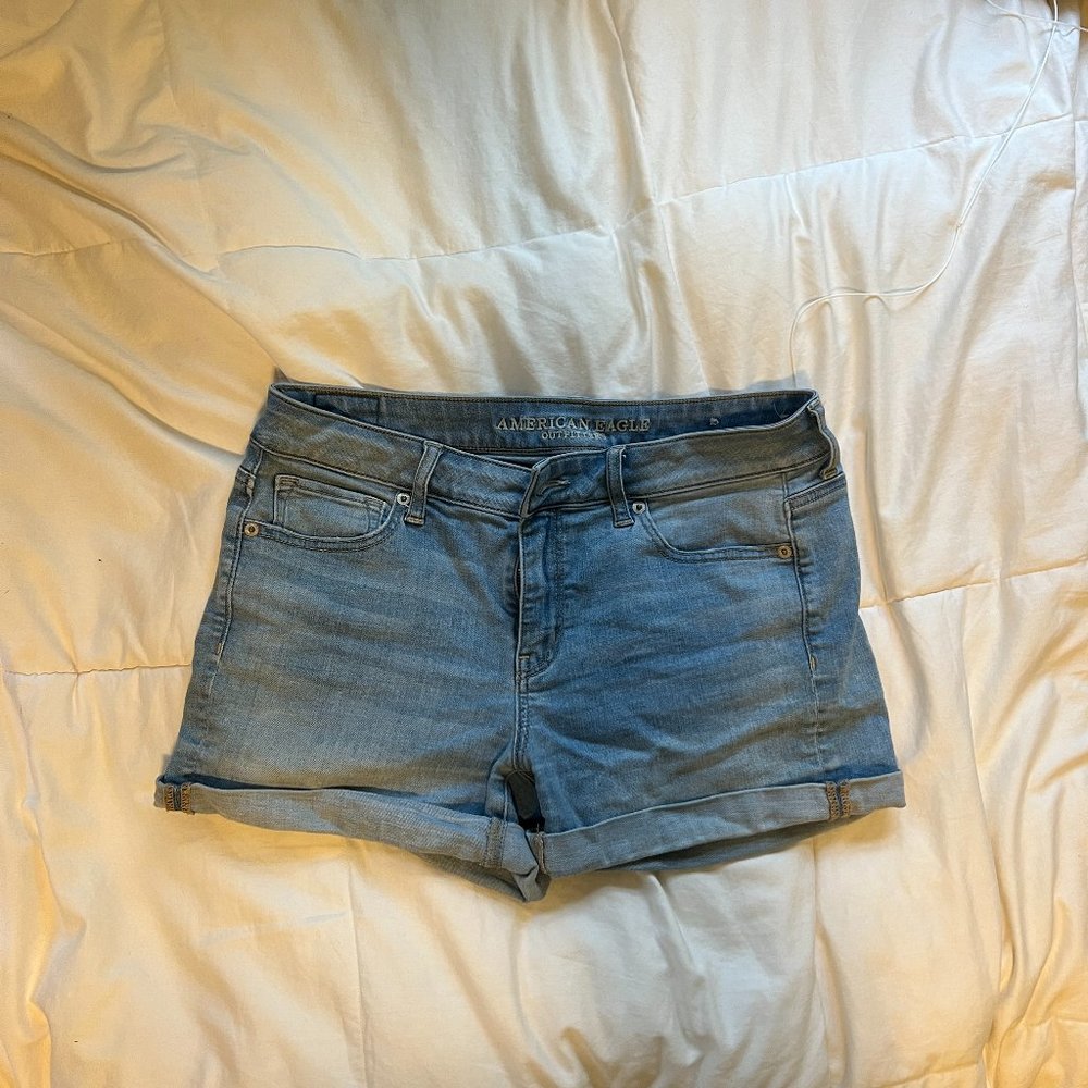 American Eagle Super Stretch Light Wash Jean Short SIZE 10